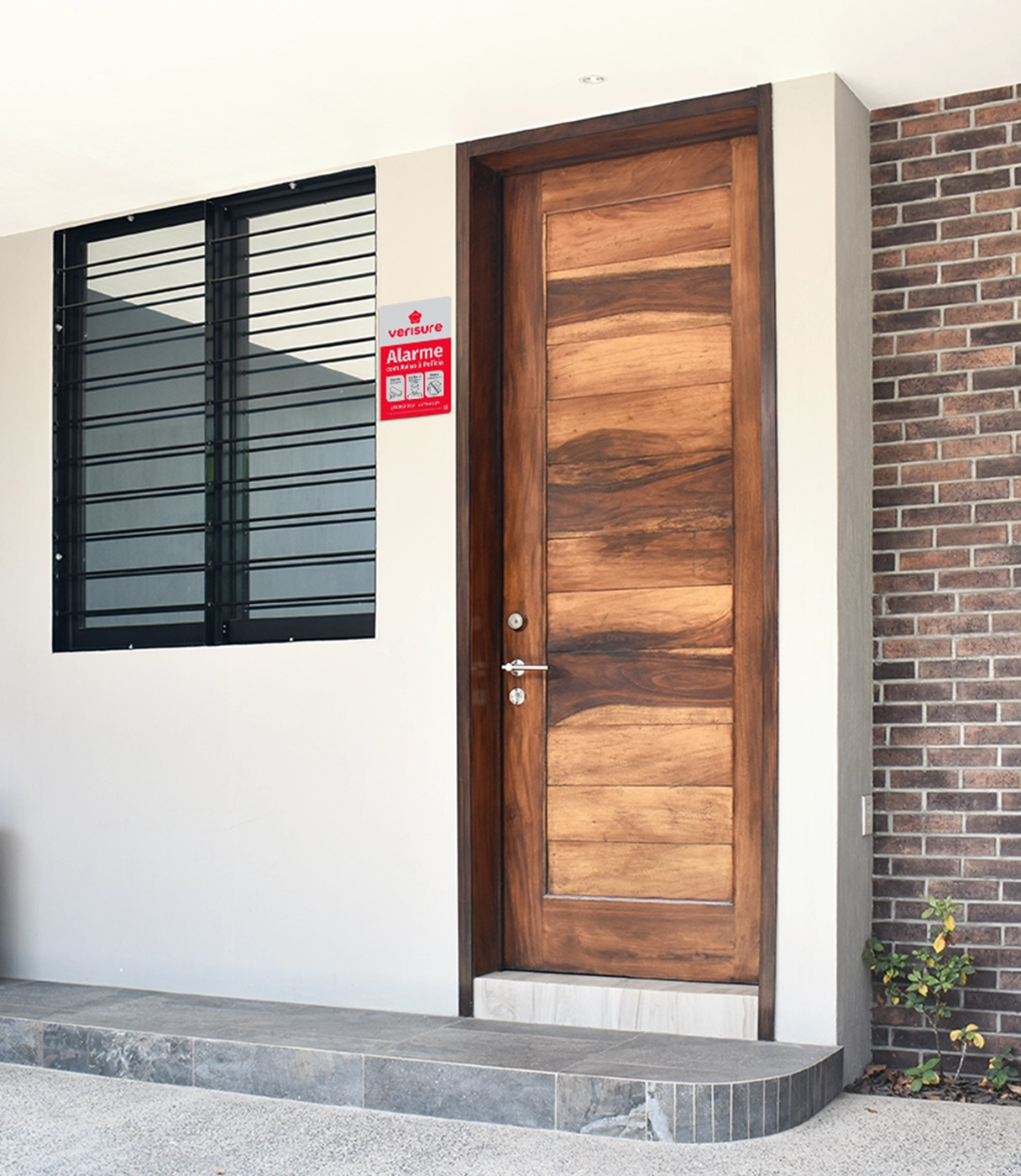 Placa disuasória porta